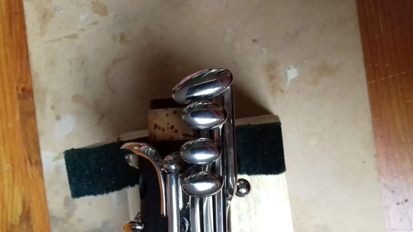Bent side keys on a Clarinet